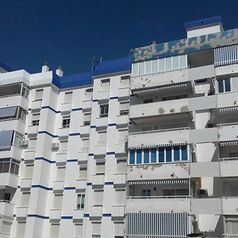 Pinturas Antonio Rosa edificio blanco