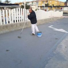 Pinturas Antonio Rosa persona pintando